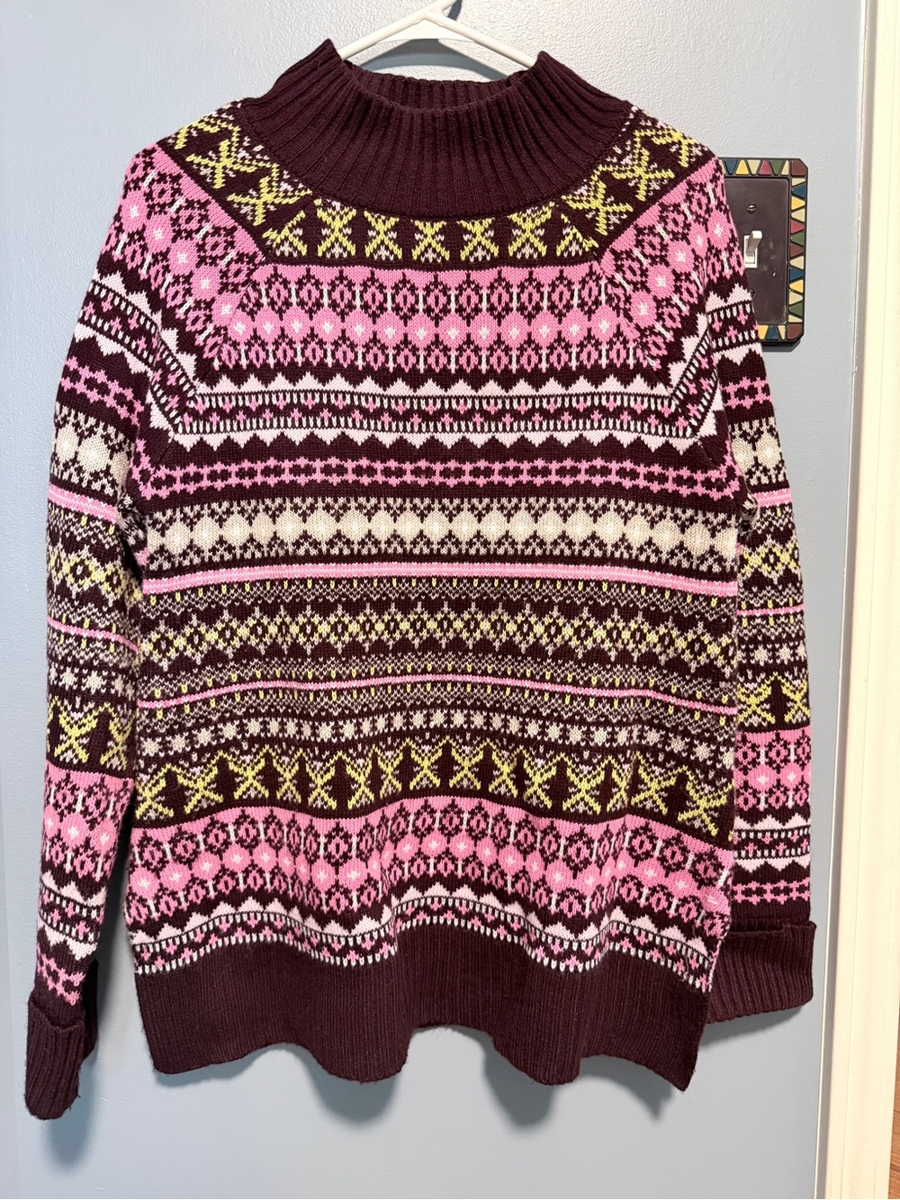 New York & Co Crewneck Sweater - Pink & Burgundy